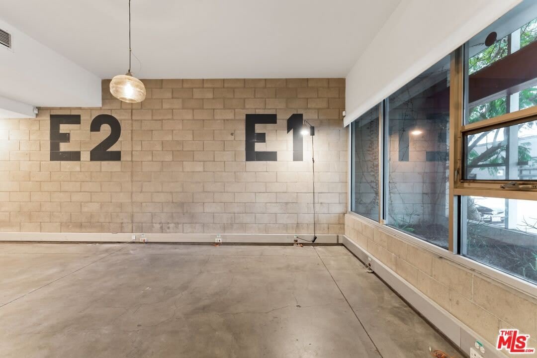 6615 Melrose Ave – photo 4