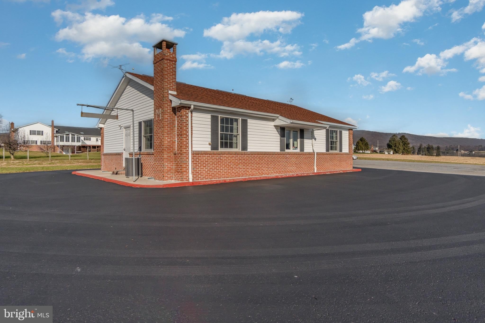 1139 E Main Street – photo 3