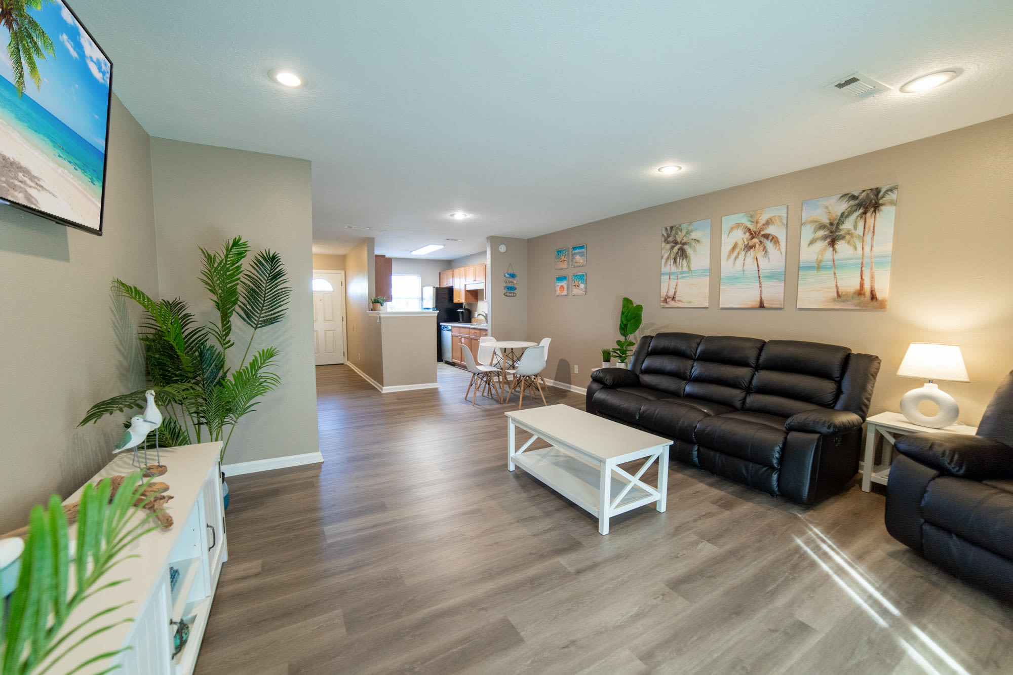 6300 Pinetree Avenue – photo 2