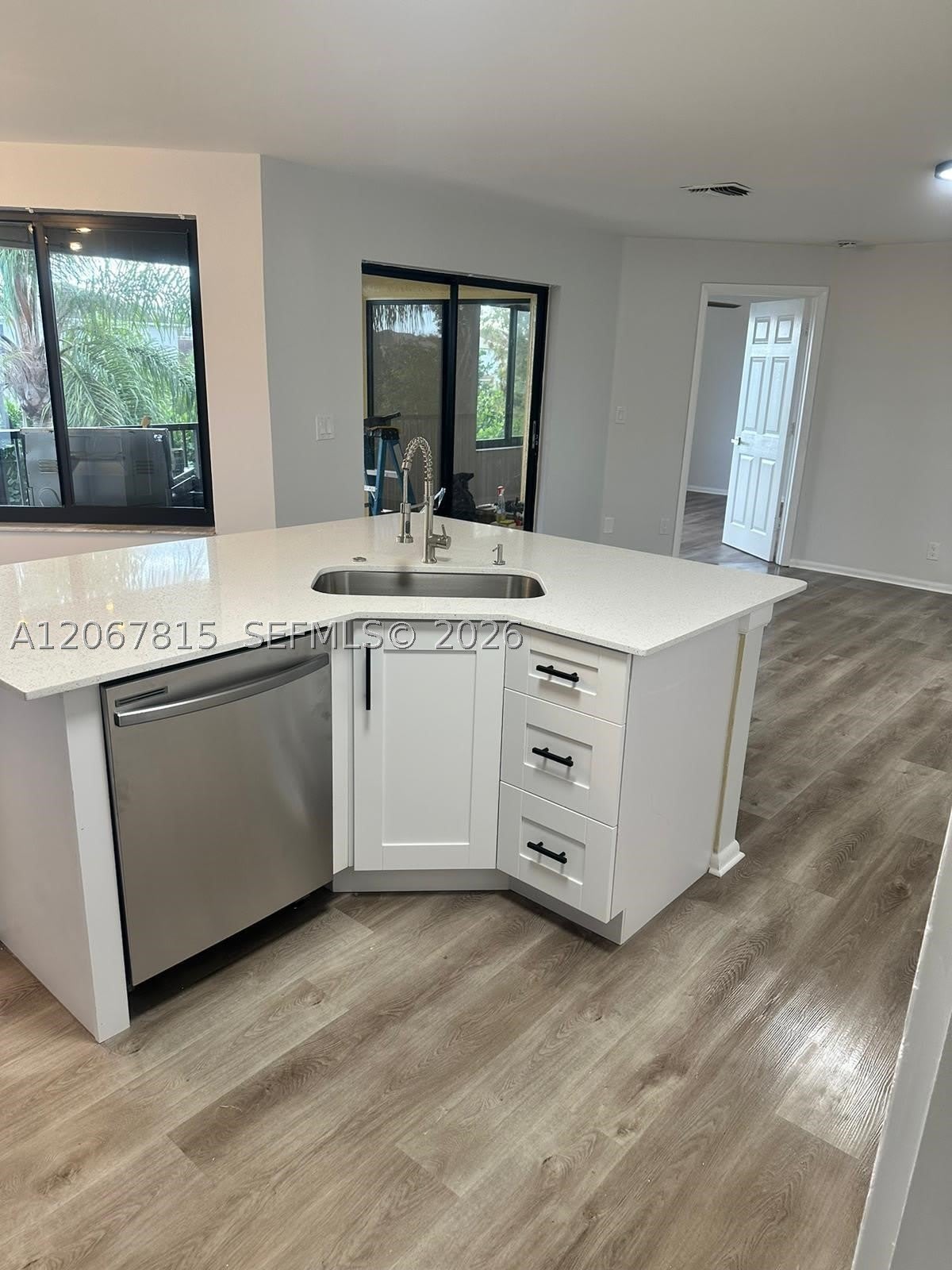 8962 NW 40th St – photo 5
