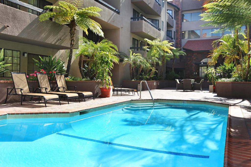 Savoy West Apartments – photo 5
