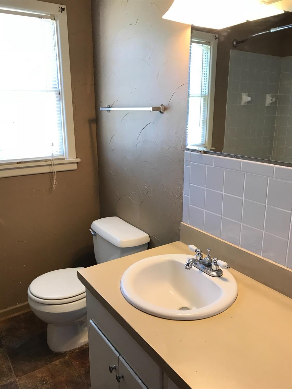 2305 46th Street – photo 4