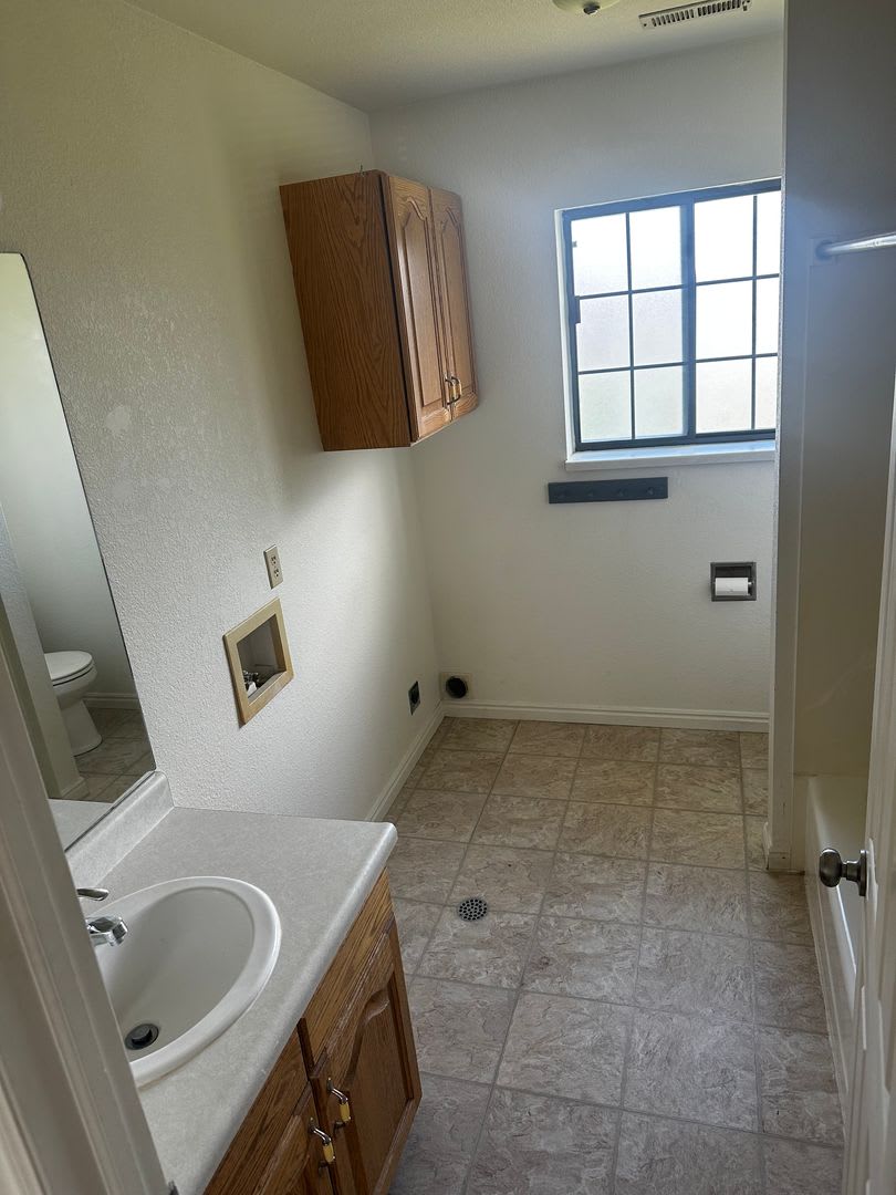 Pet Friendly, 2 bedroom apartment available in North Orem – photo 5