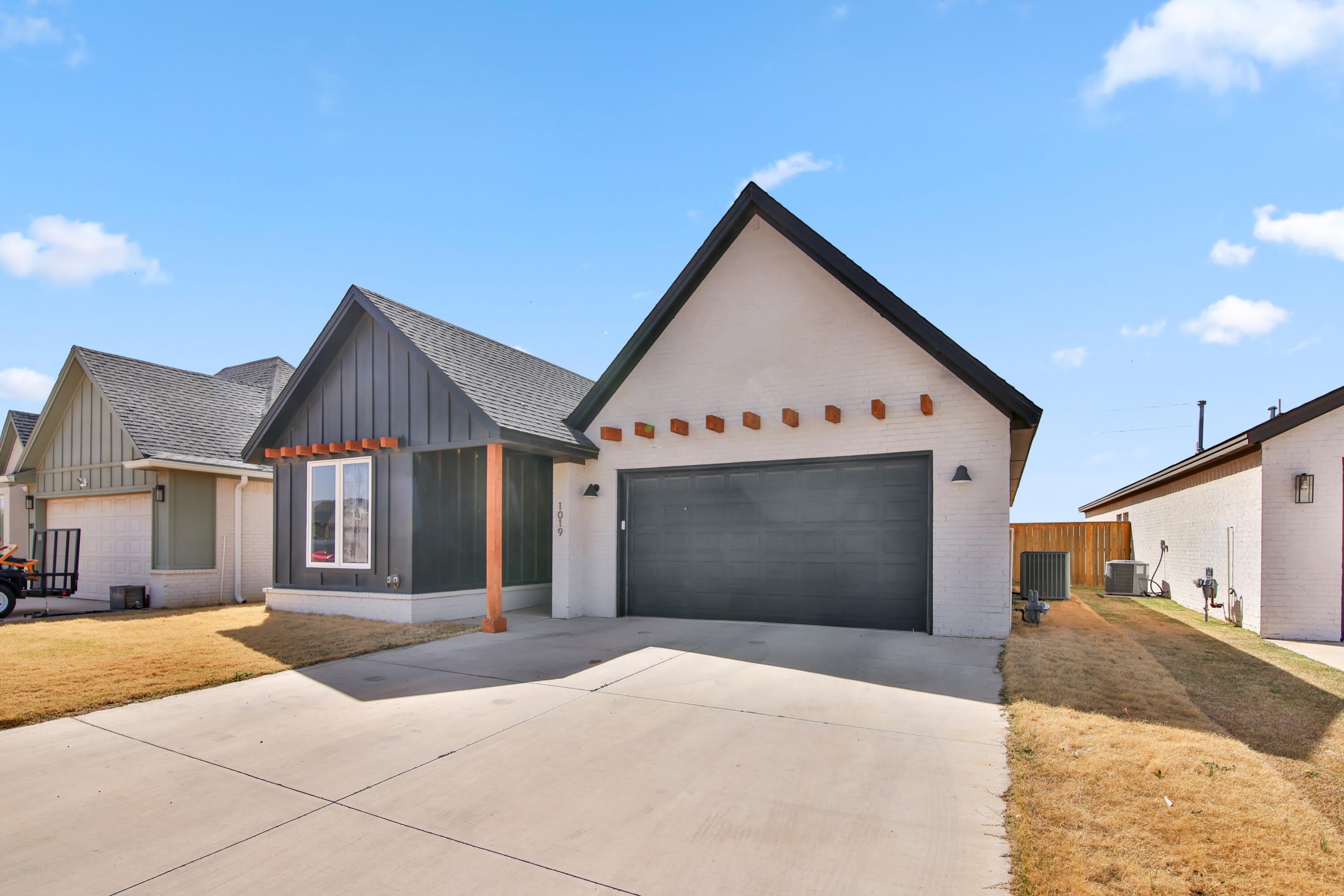 1019 N Grover Avenue – photo 4
