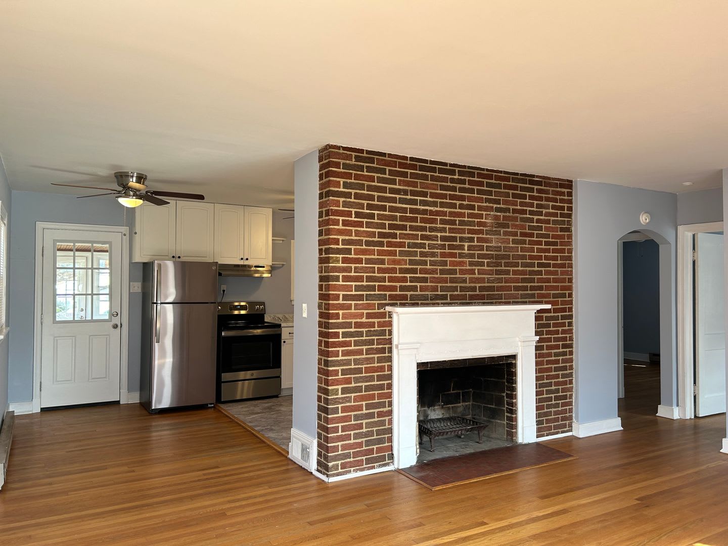 Charming 2-Bedroom Westover Hills Home – photo 2