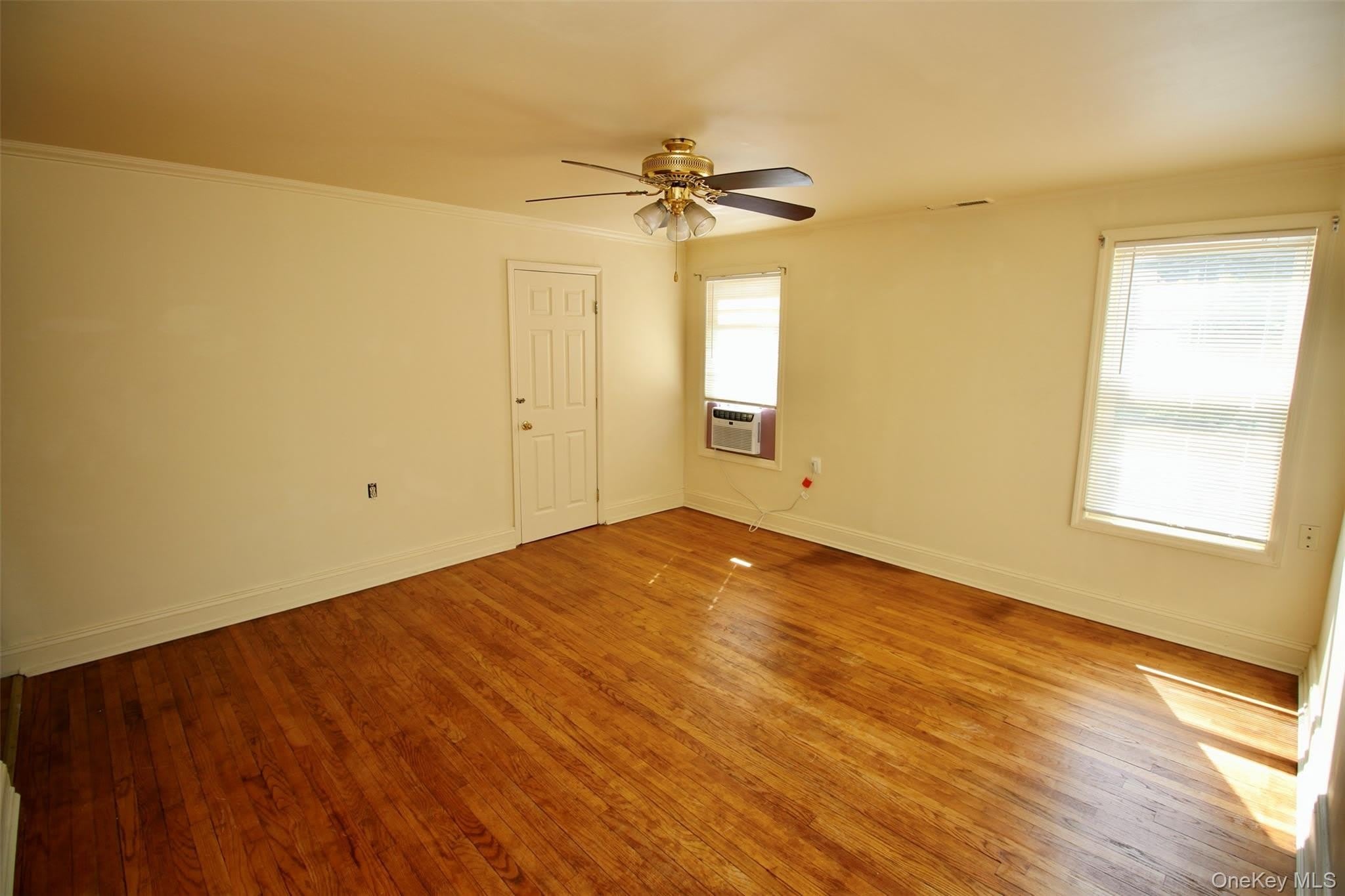 160 Orange Turnpike – photo 2