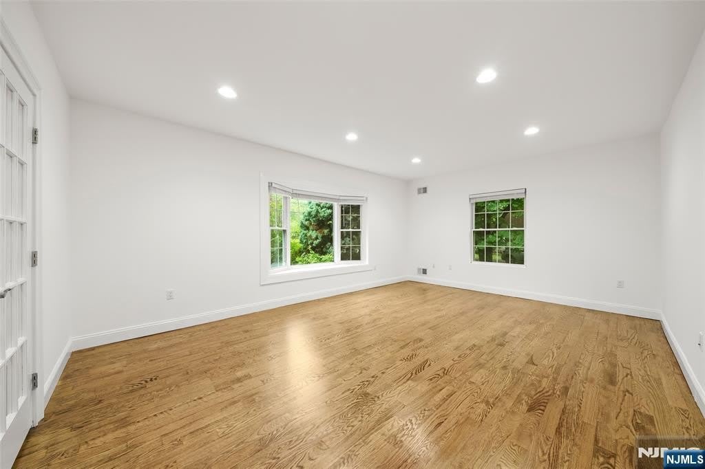 385 Livingston Street – photo 5