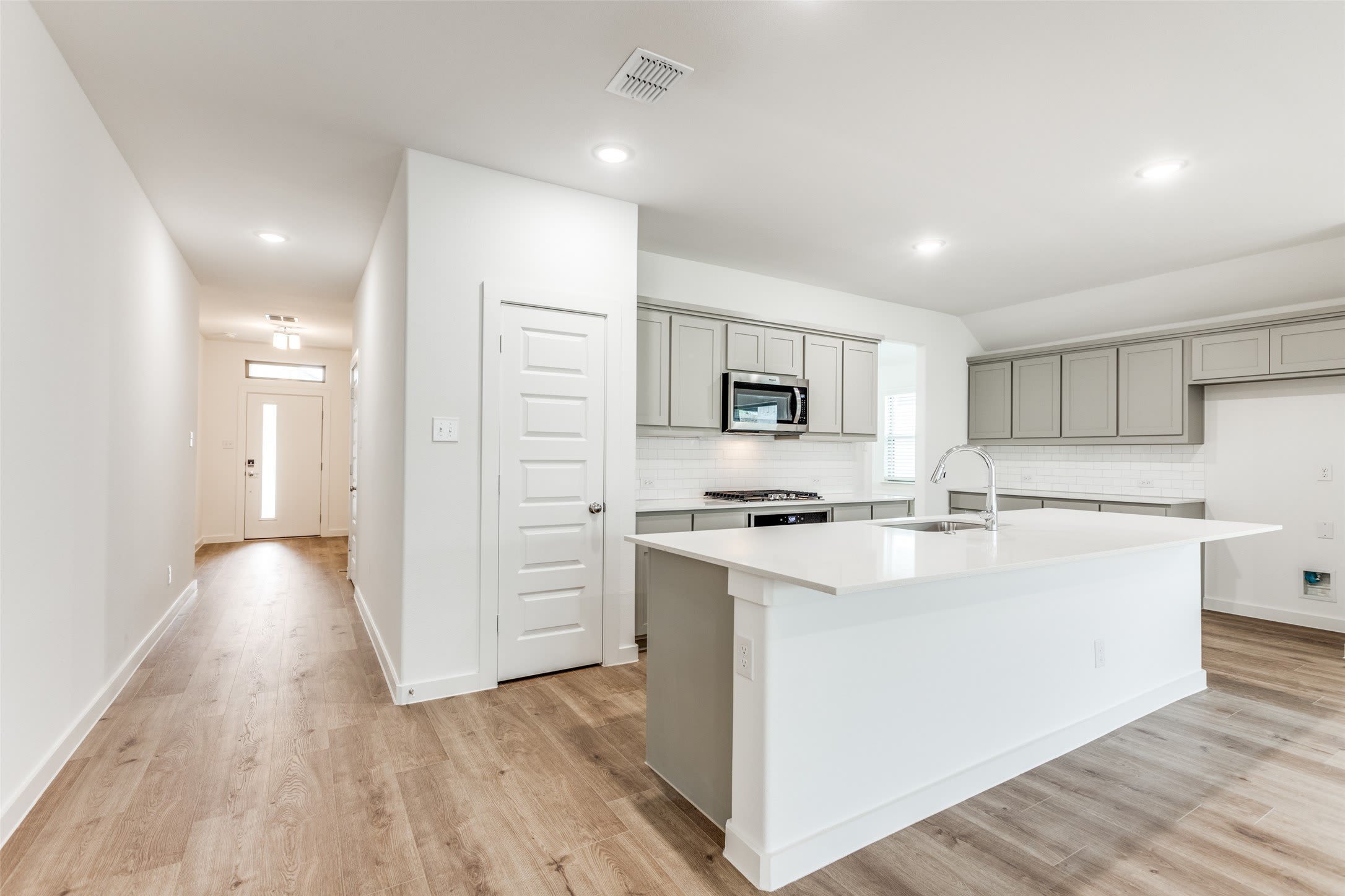 4923 Bellhurst Drive – photo 5