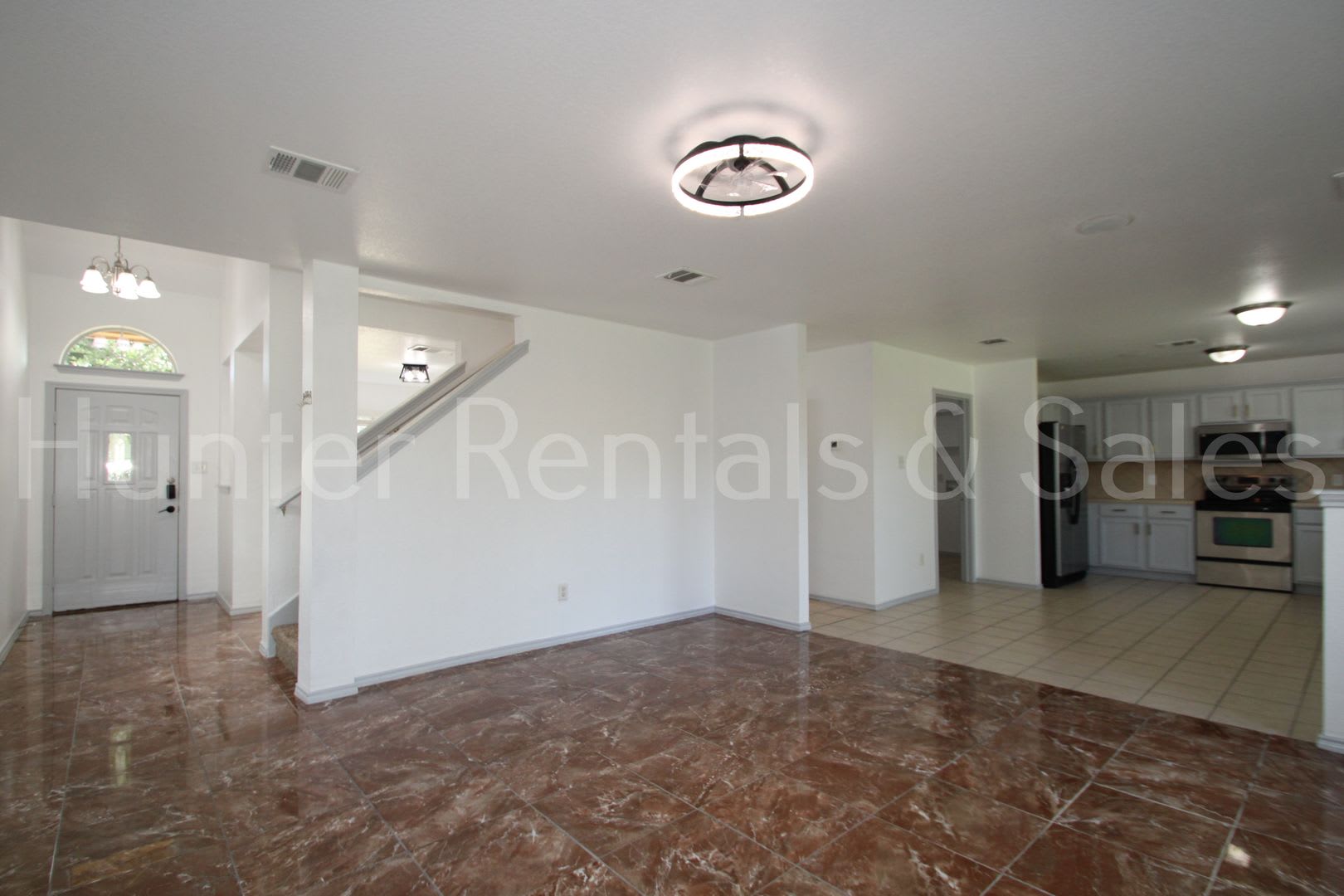 Spacious Home In The Bridgewood Community – photo 3