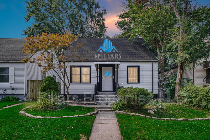 2640 162nd St – photo 1