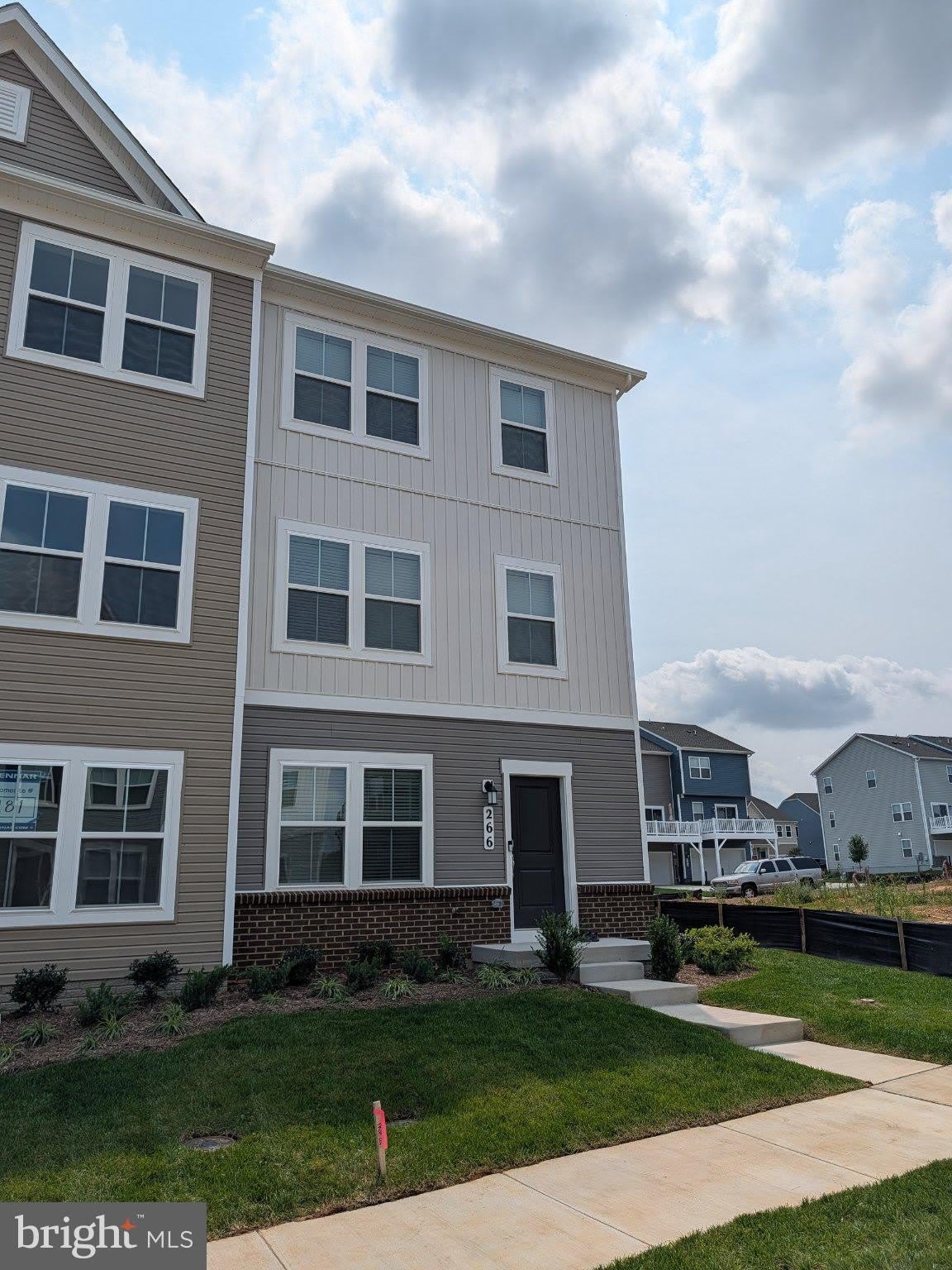 266 SWAN FIELD Avenue – photo 5