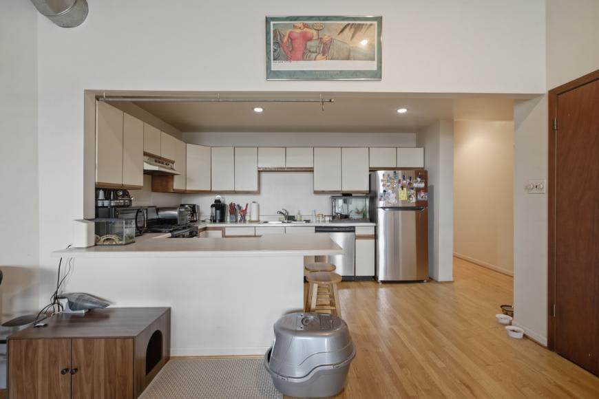 660 W Grand – photo 3