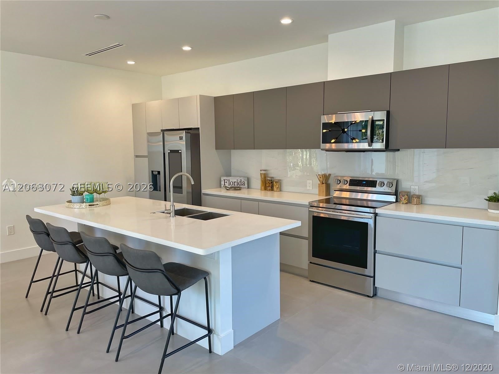 807 SE 14th St – photo 4