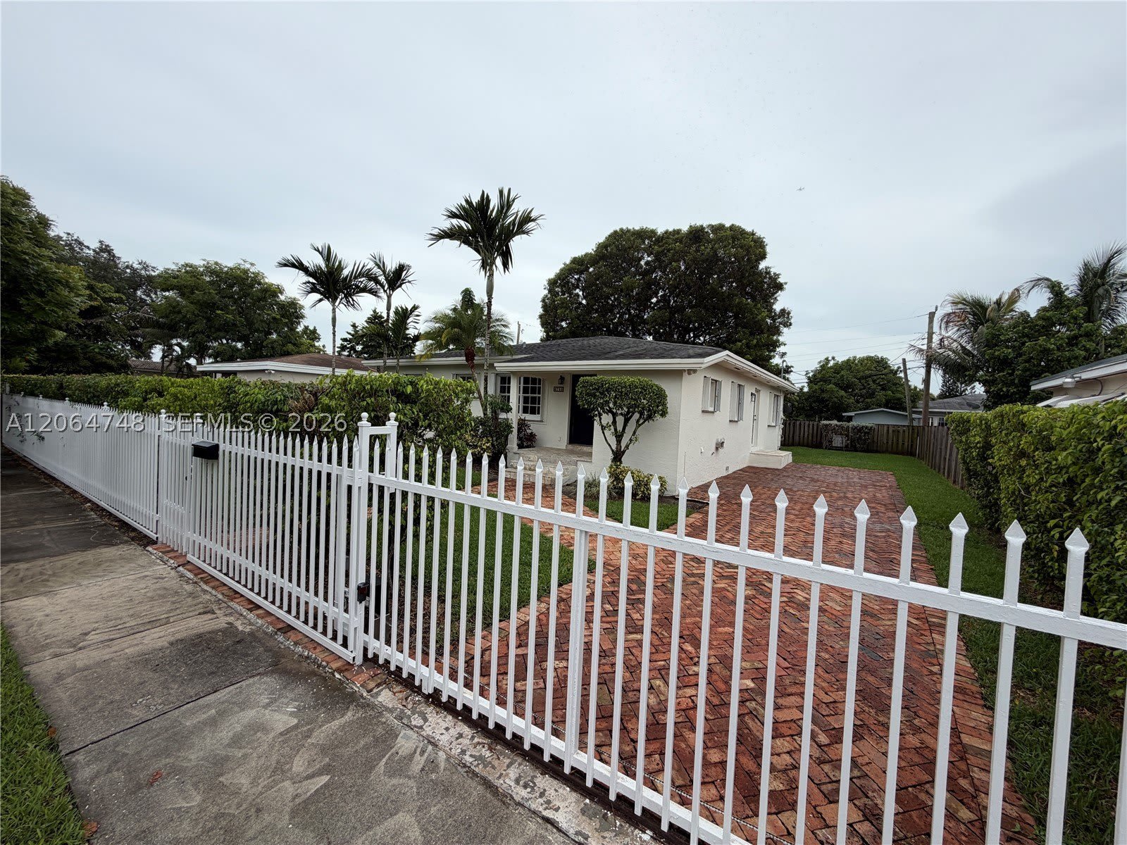 6746 SW 32nd Ter – photo 5