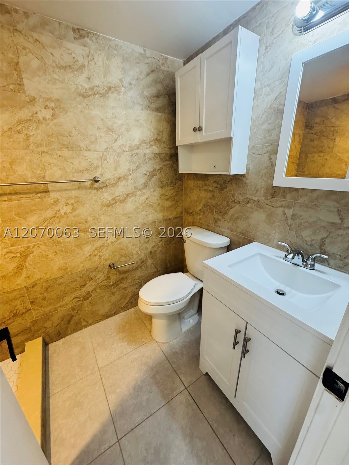 2502 Harding St – photo 2