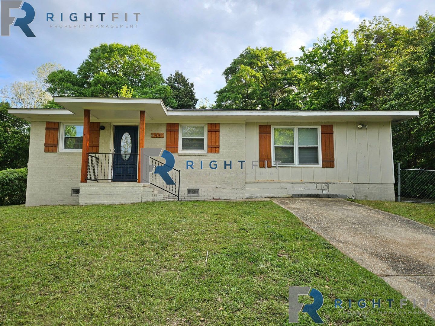 4 Bed 2 Bath Home in Columbus – photo 1