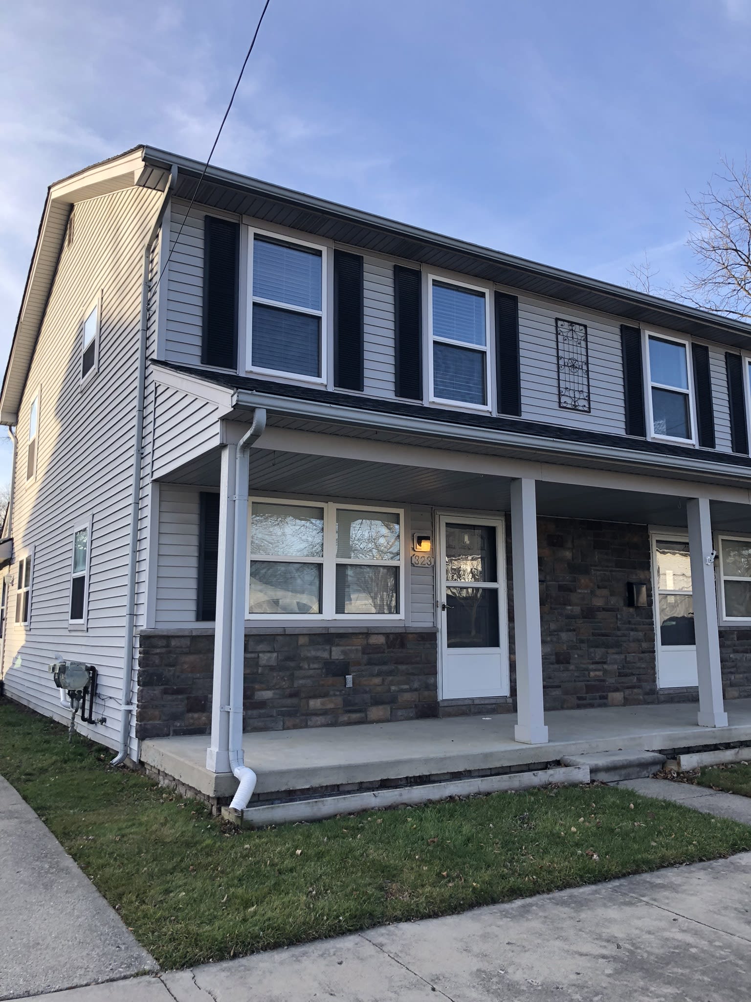 323 Pine St – photo 2