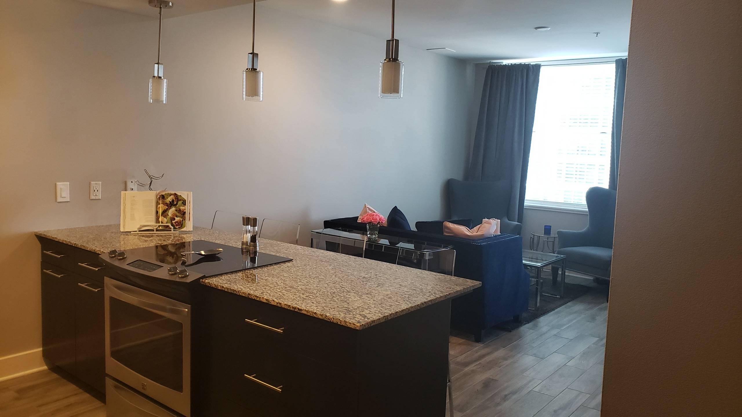 Spacious 5 Bedroom Home With 2 Full Baths Room For Everyone – photo 5