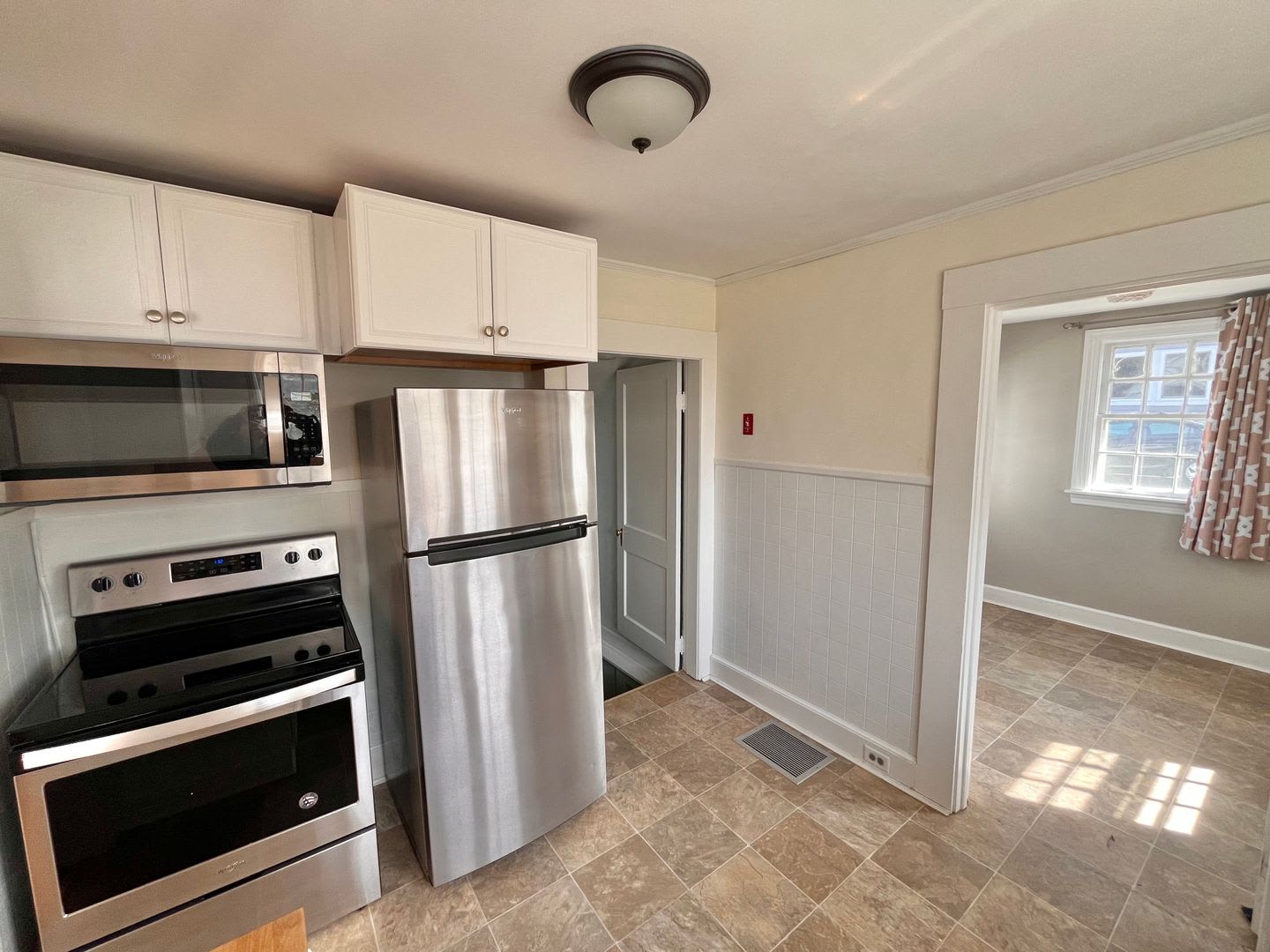 Single Family Cape House in Portsmouth, NH – photo 4