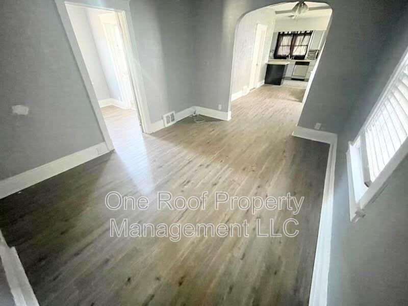 447 N Lawndale Ave – photo 2