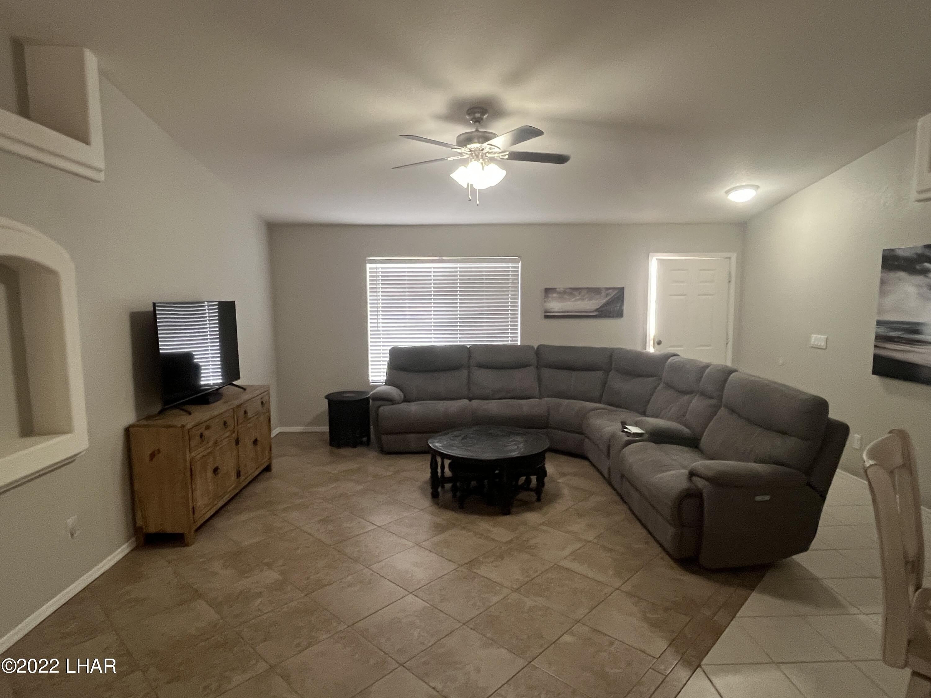 2570 Glengarry Dr – photo 2
