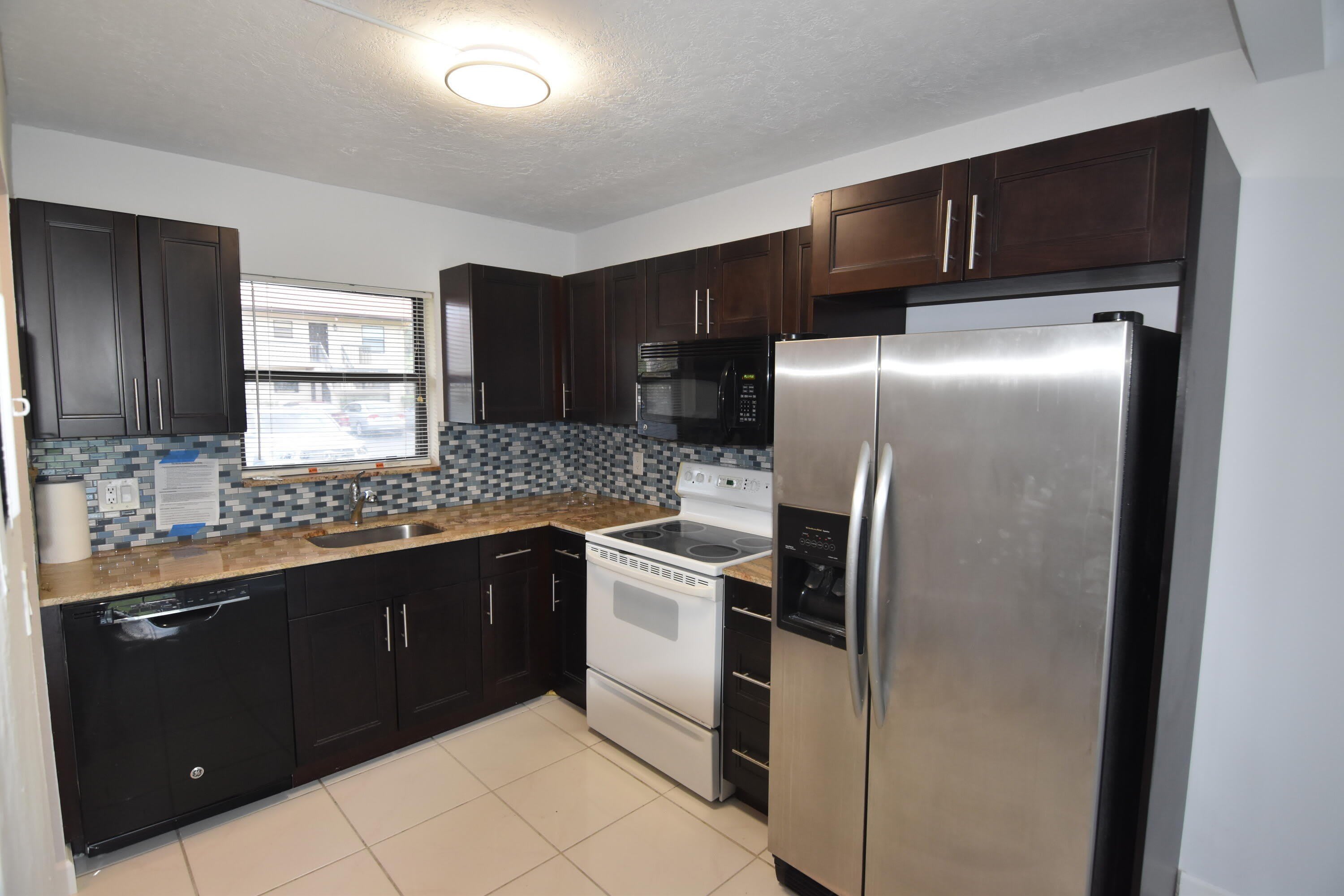 21895 Lake Forest Circle – photo 3