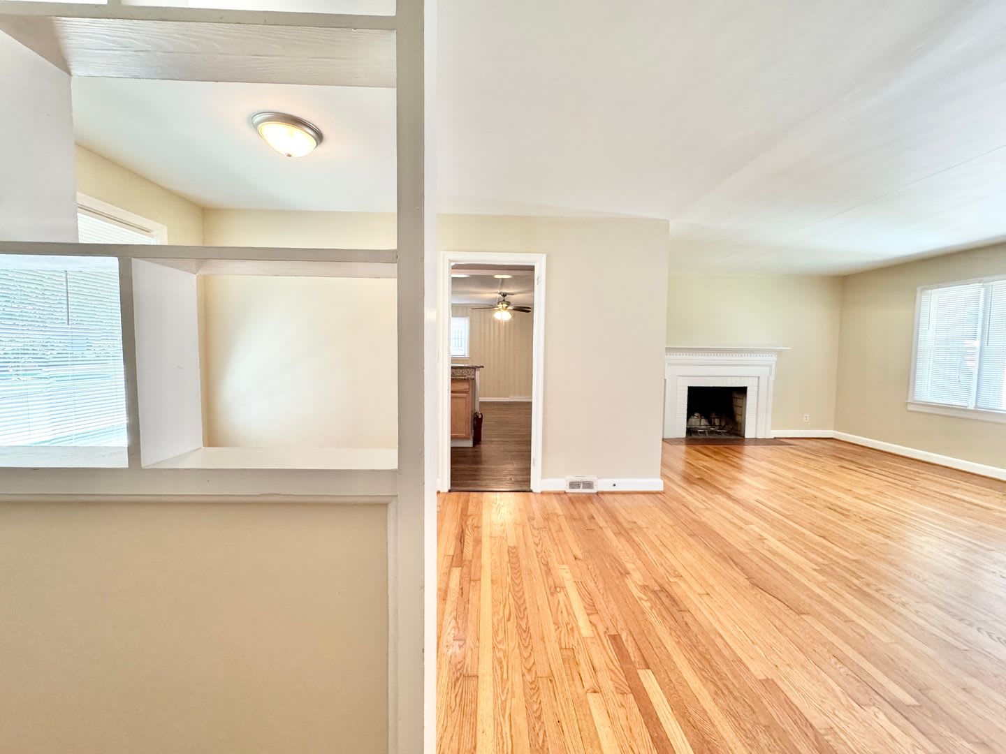 3 BR close to Lindley Park and Arboretum – photo 3