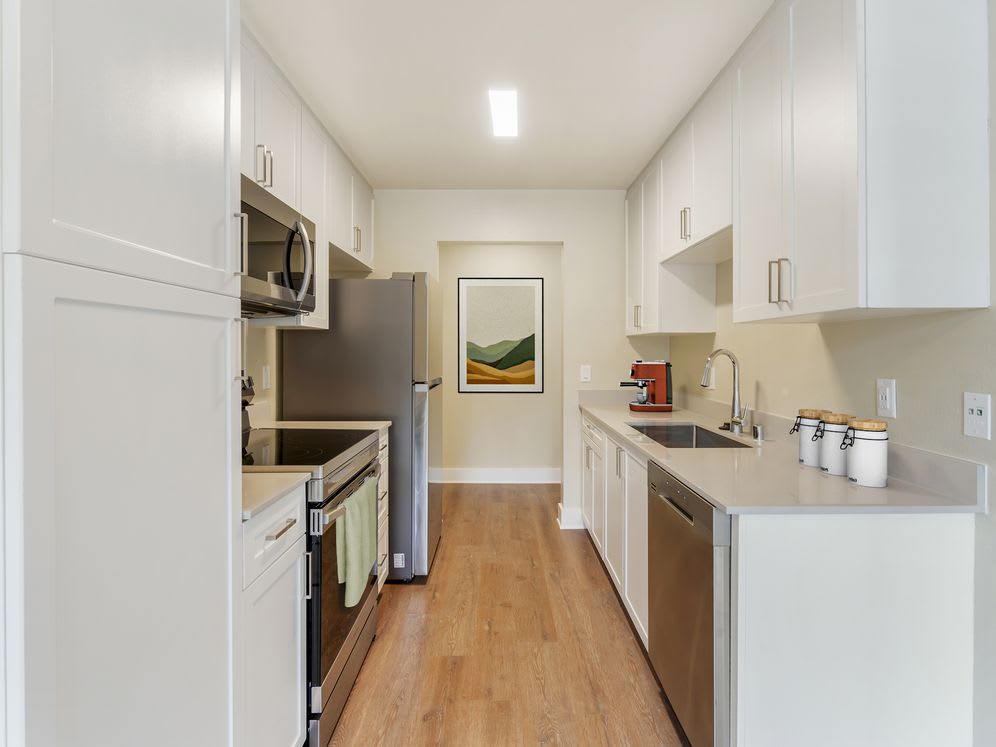 eaves Lake Forest – photo 2
