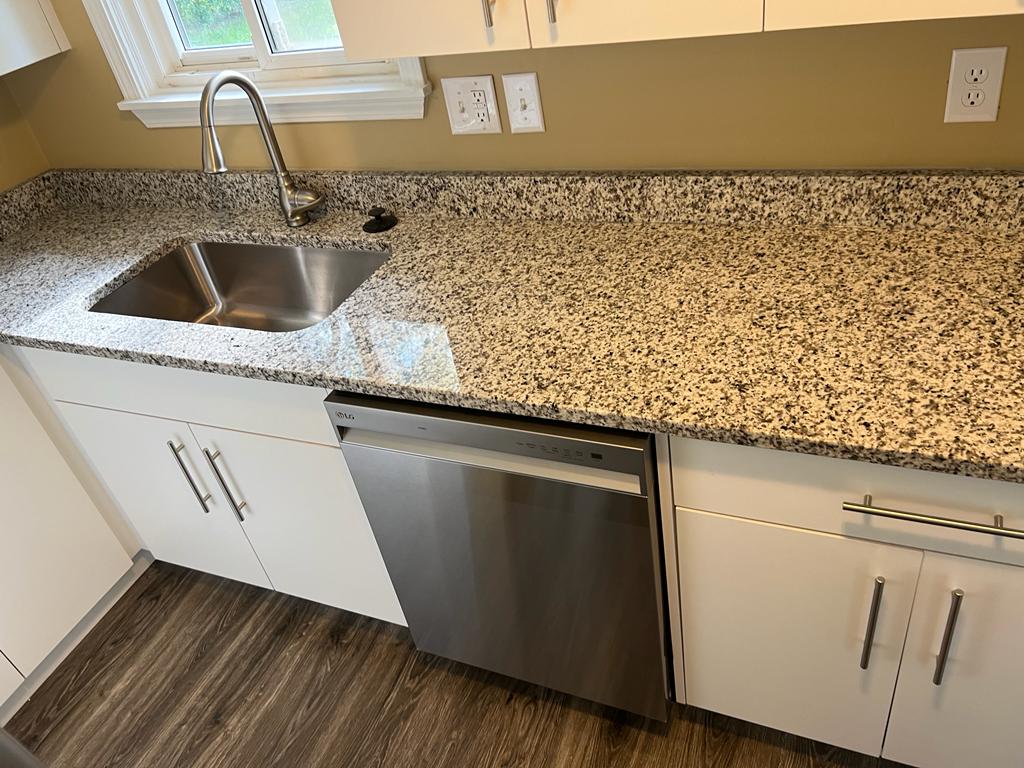 1088 Studebaker Ave. – photo 3