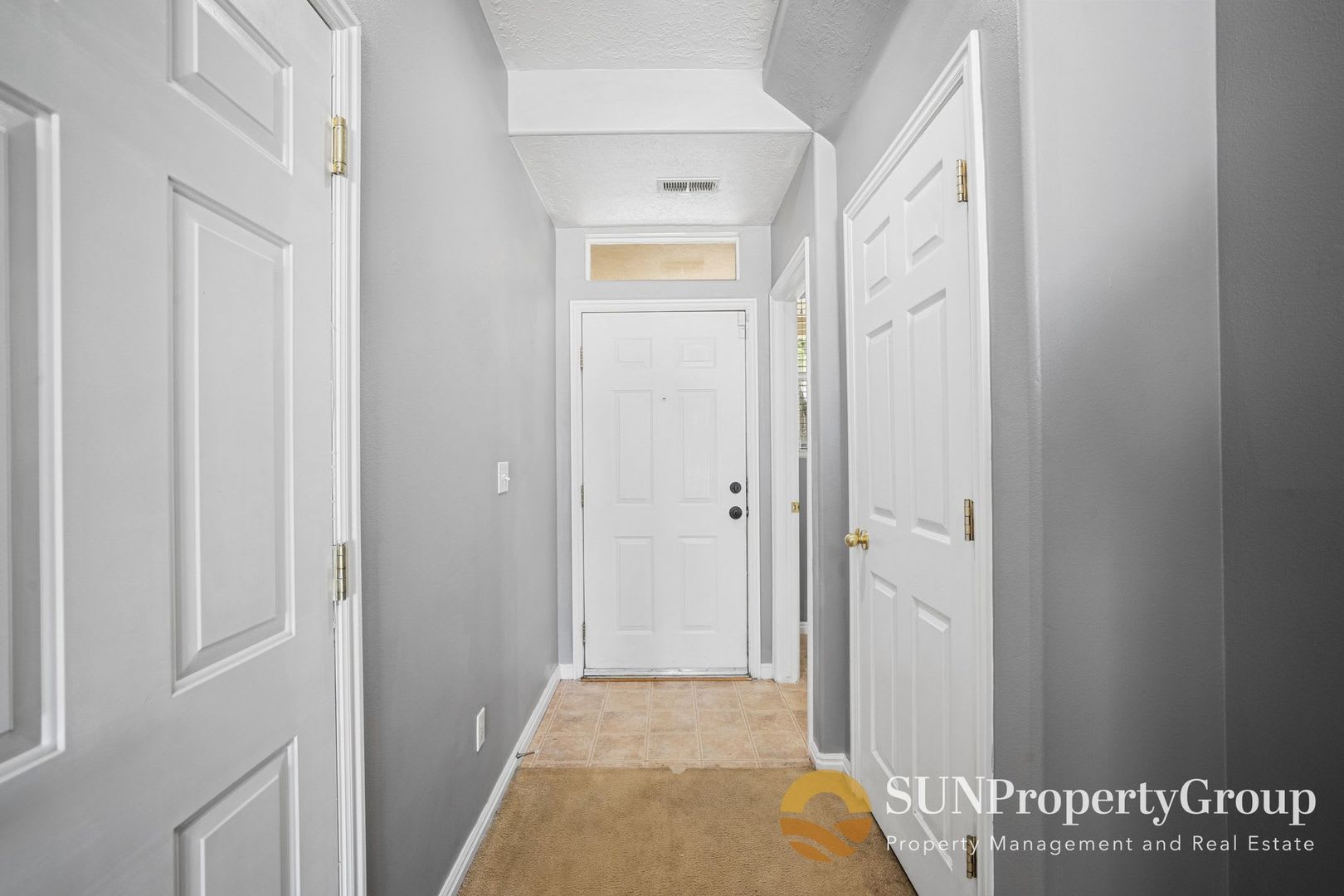 Beautiful Townhome in Excellent West Valley Area – photo 2