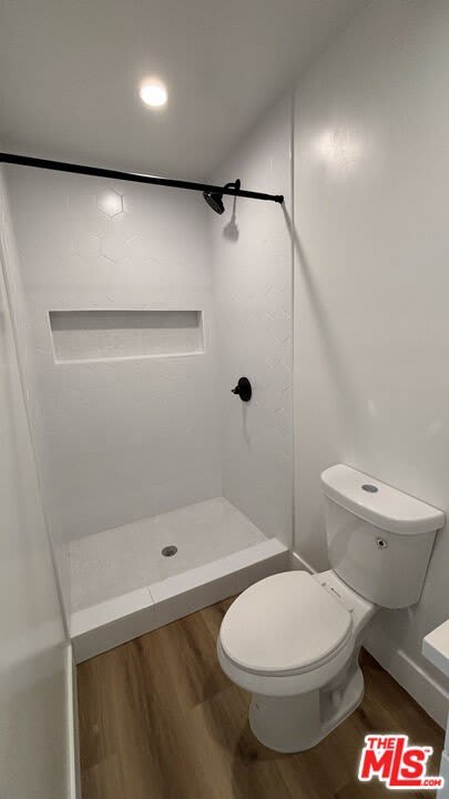 2437 Centinela Ave – photo 5