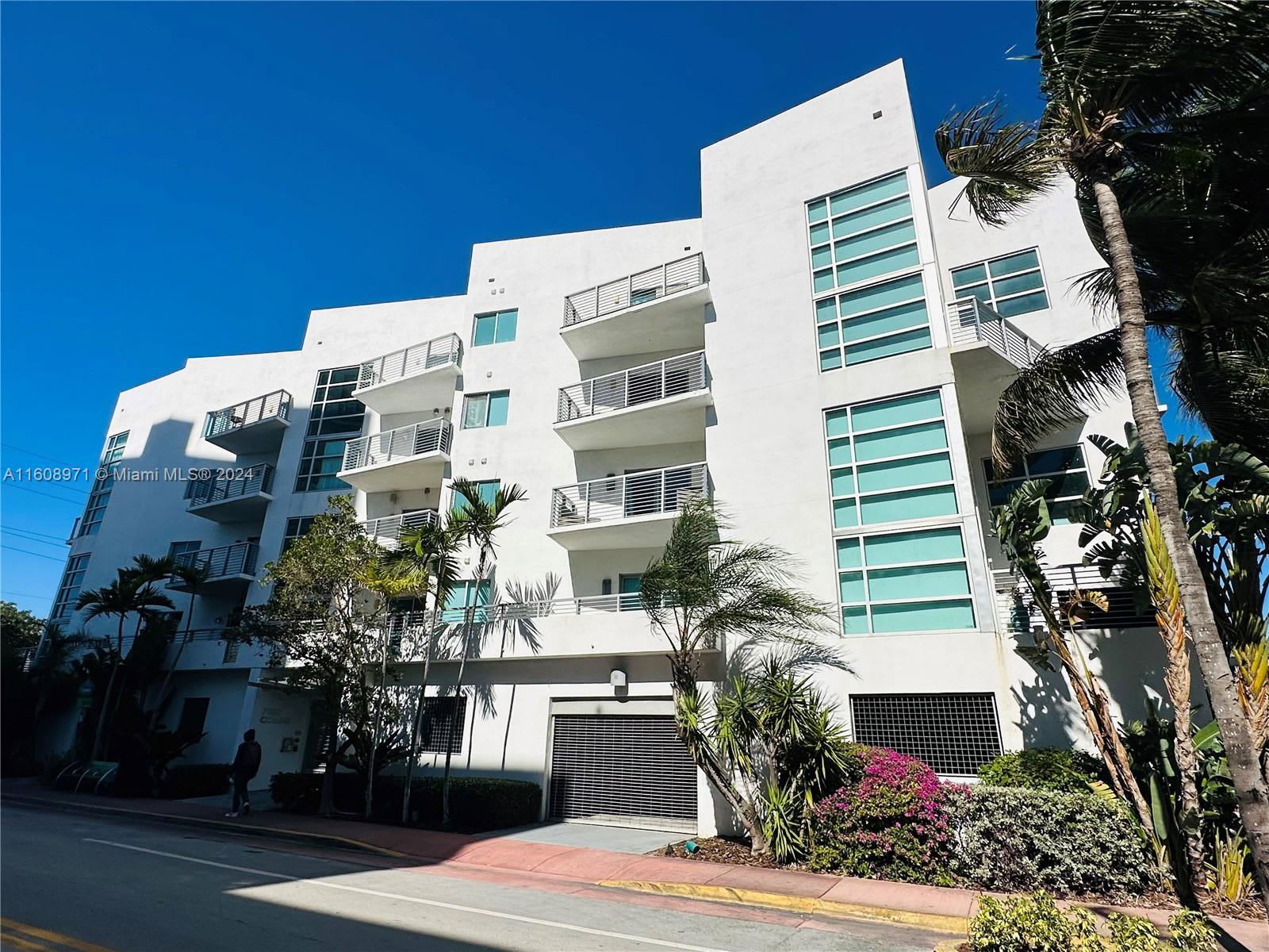 7700 Collins Avenue – photo 1