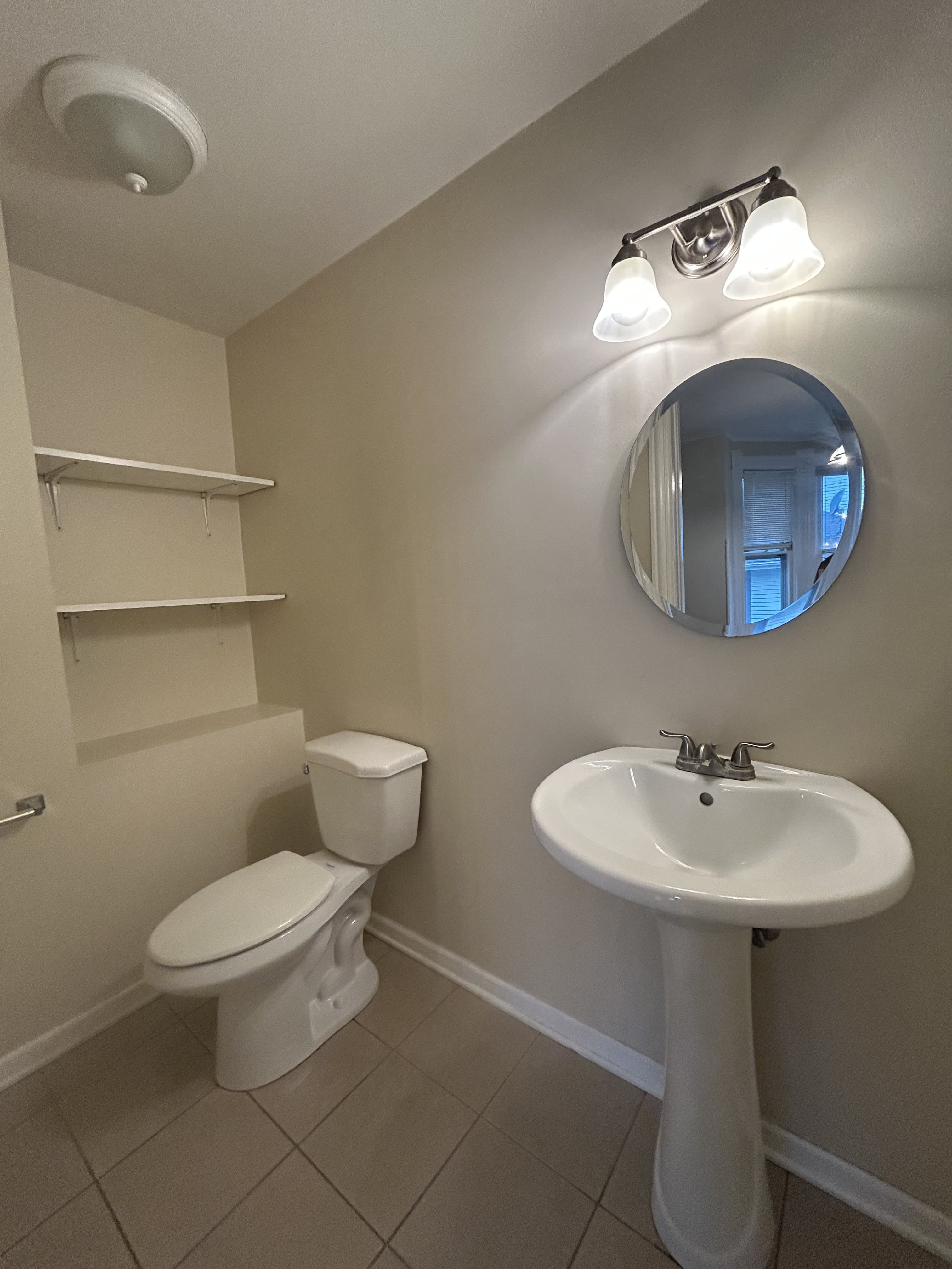 127 W Lincoln Ave – photo 3