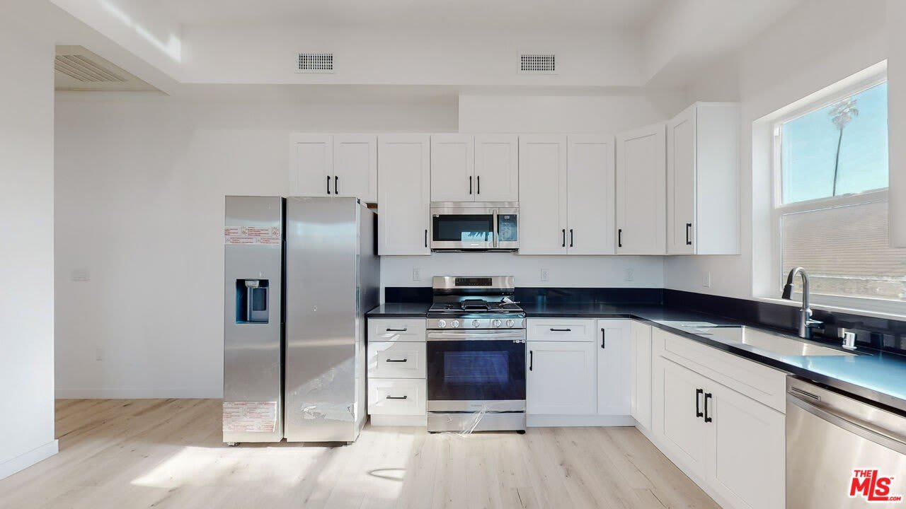 1509 S Cloverdale Ave – photo 3