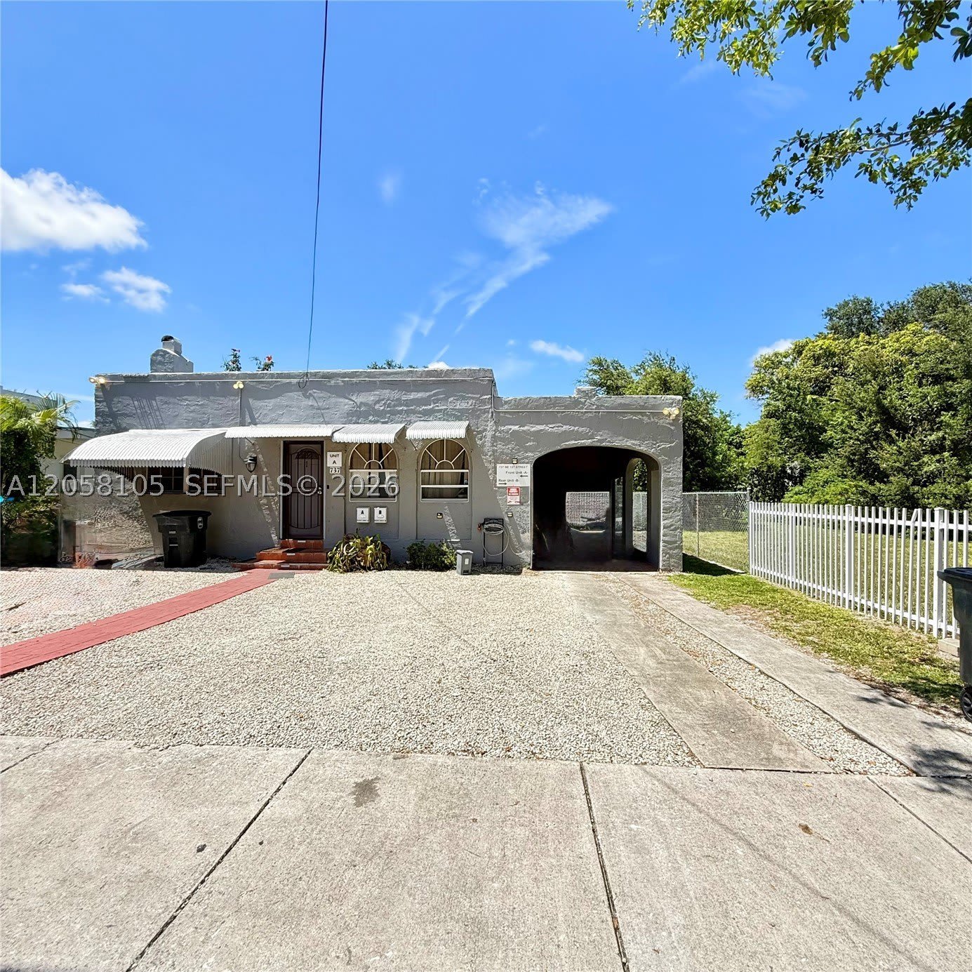 737 NE 127th St – photo 1