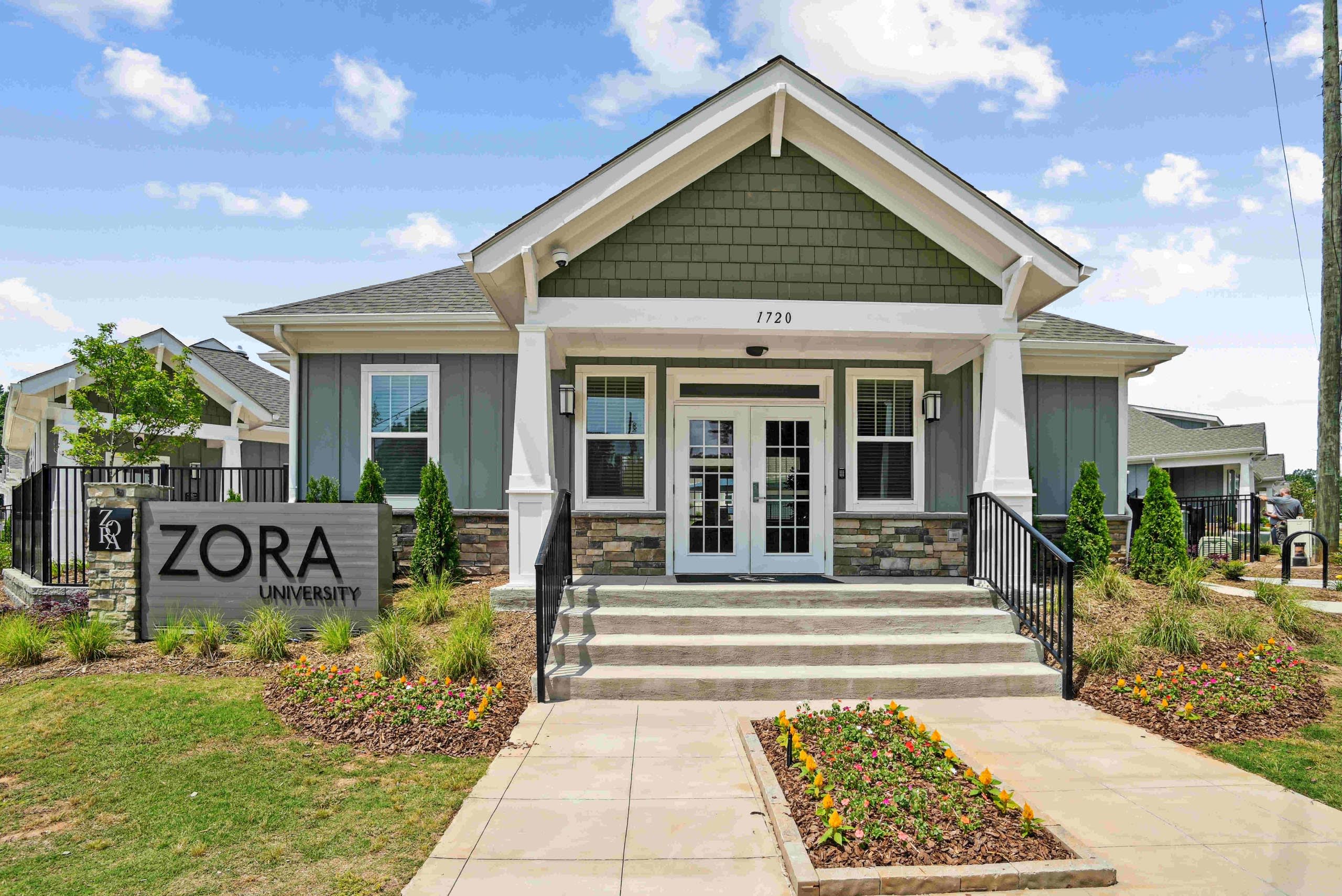 Zora University – photo 1