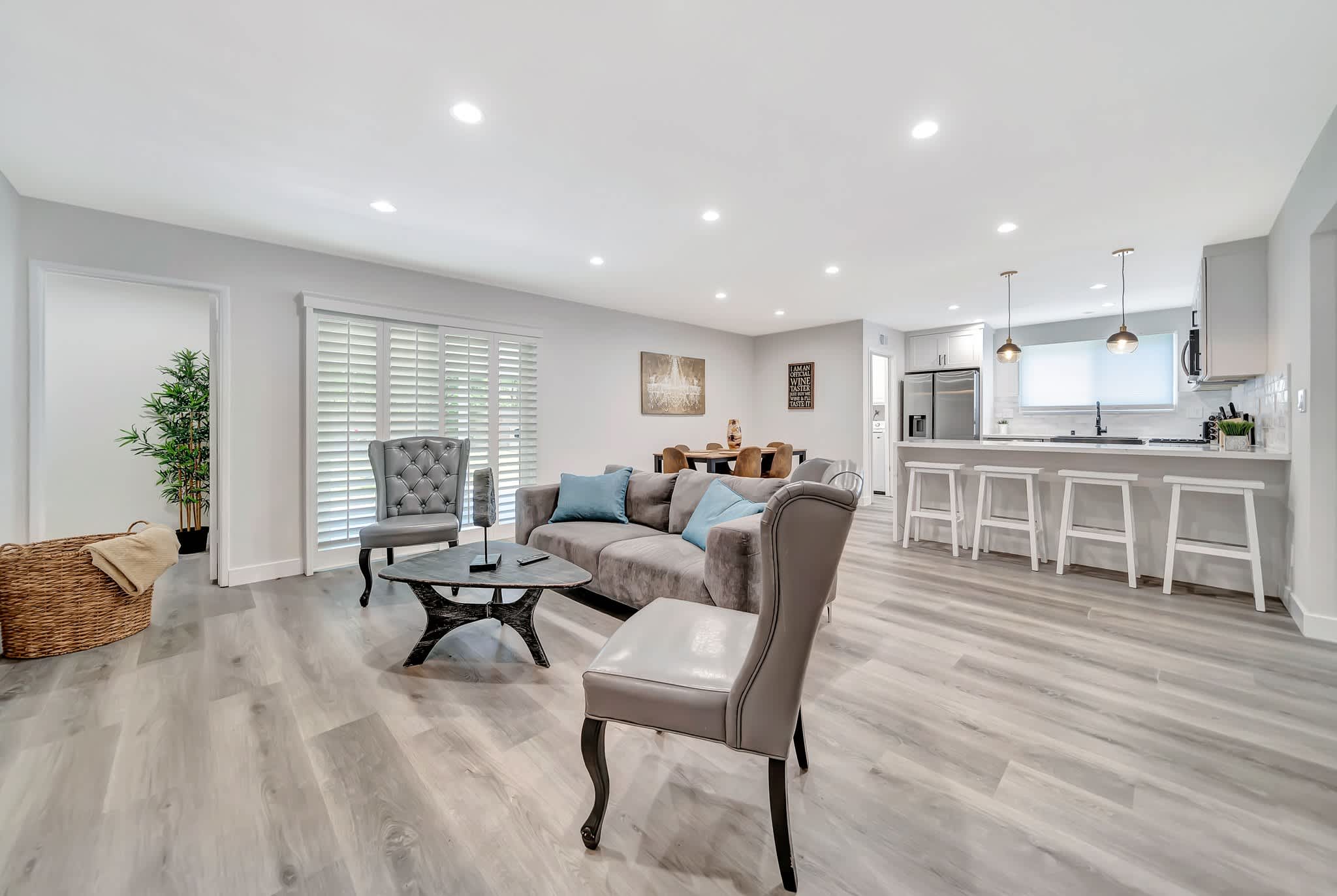 23714 Archwood St – photo 4