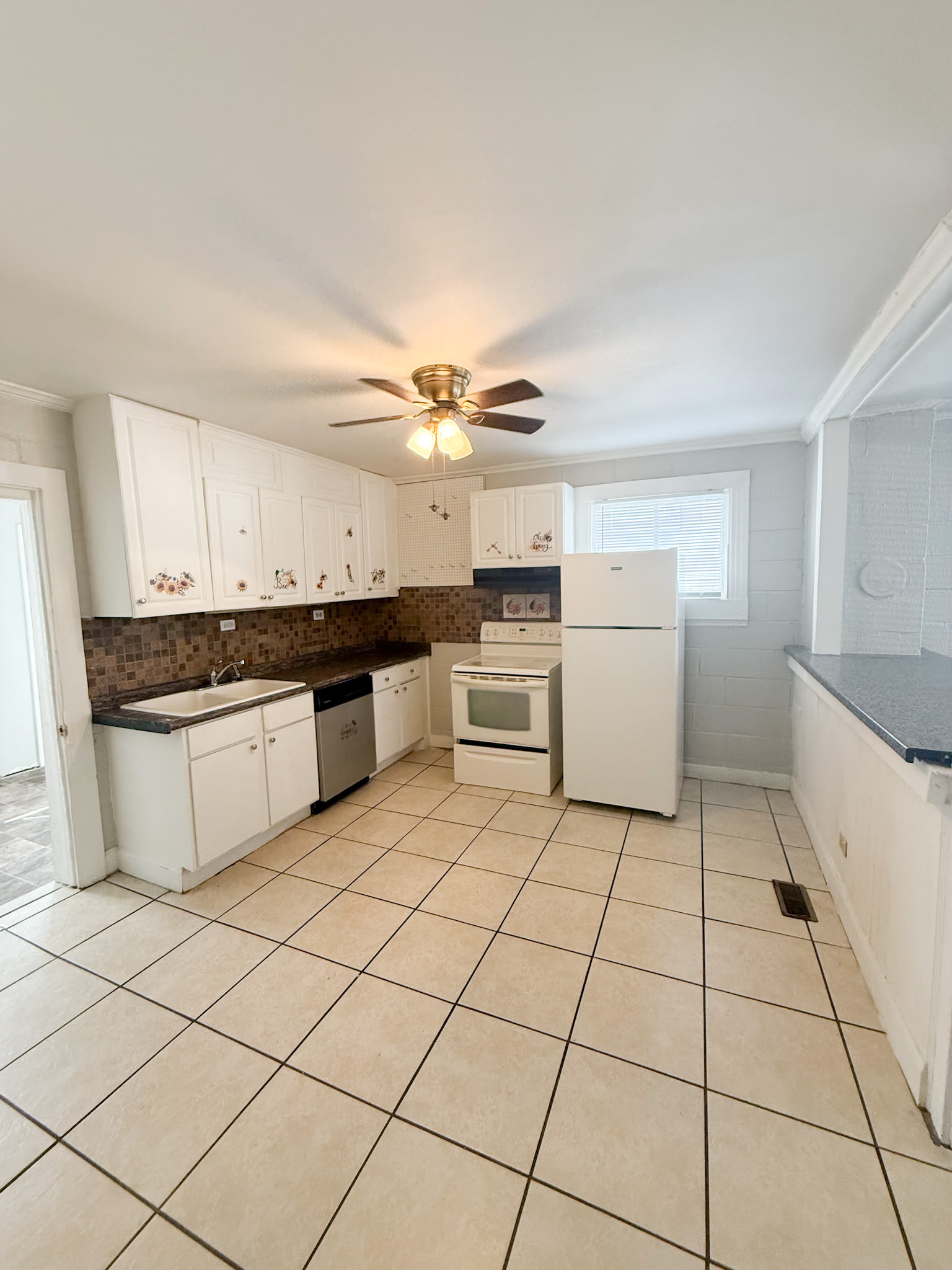 913 Pine St – photo 4