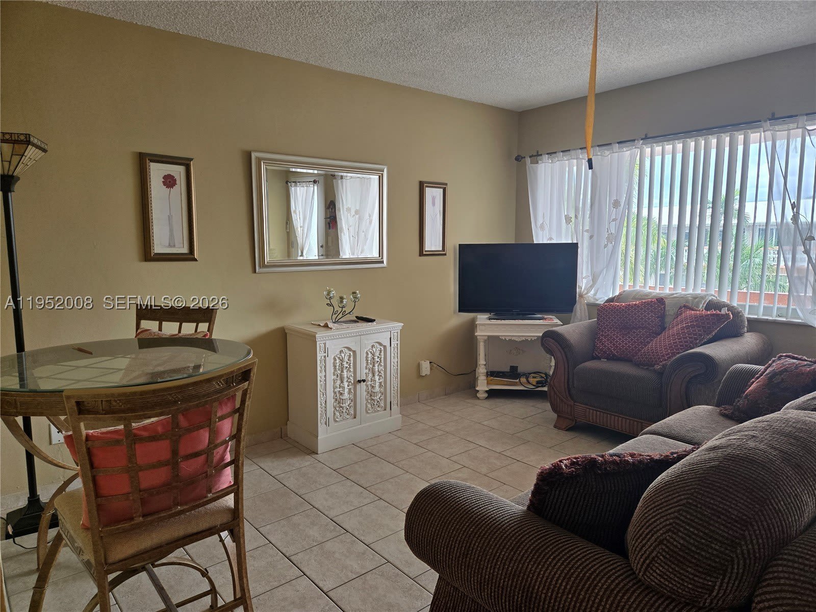 900 SW 11th Ave – photo 1