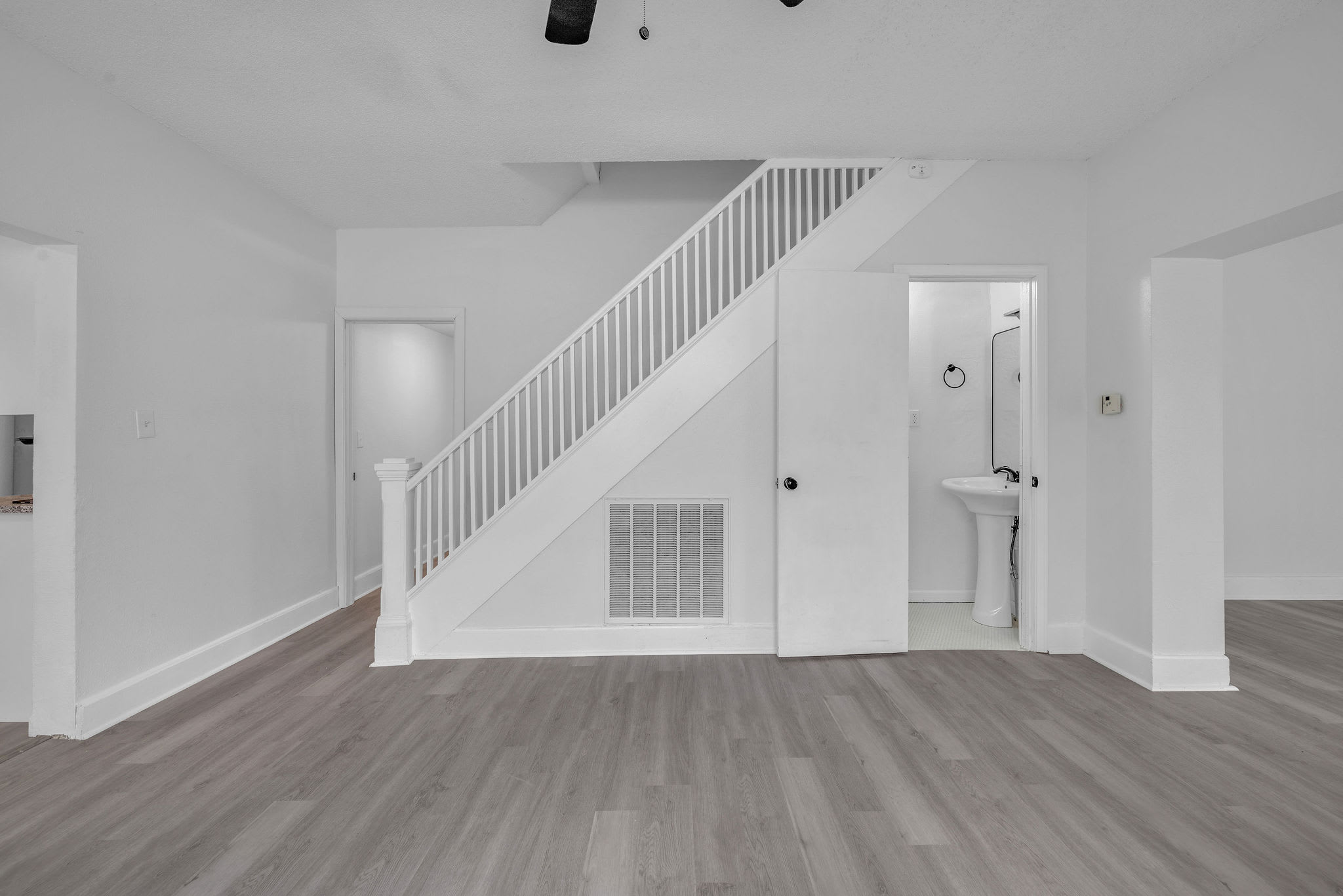 1128 W Broadway Street – photo 3
