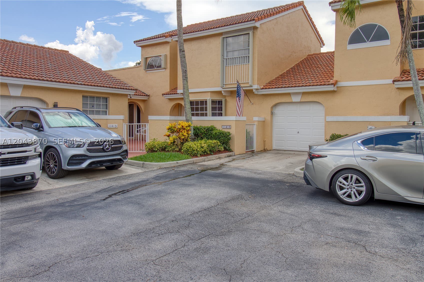 11415 Lakeview Dr – photo 2