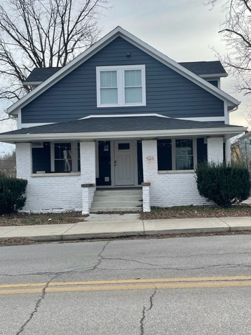 426 E. 10th – photo 1