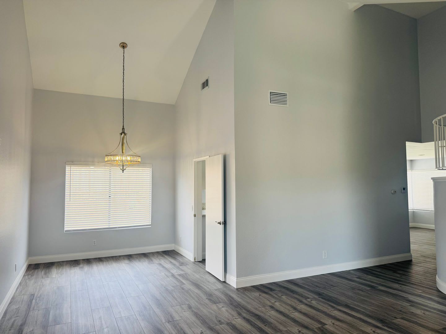Better than new… 3 bedroom in Mission Oaks – photo 3