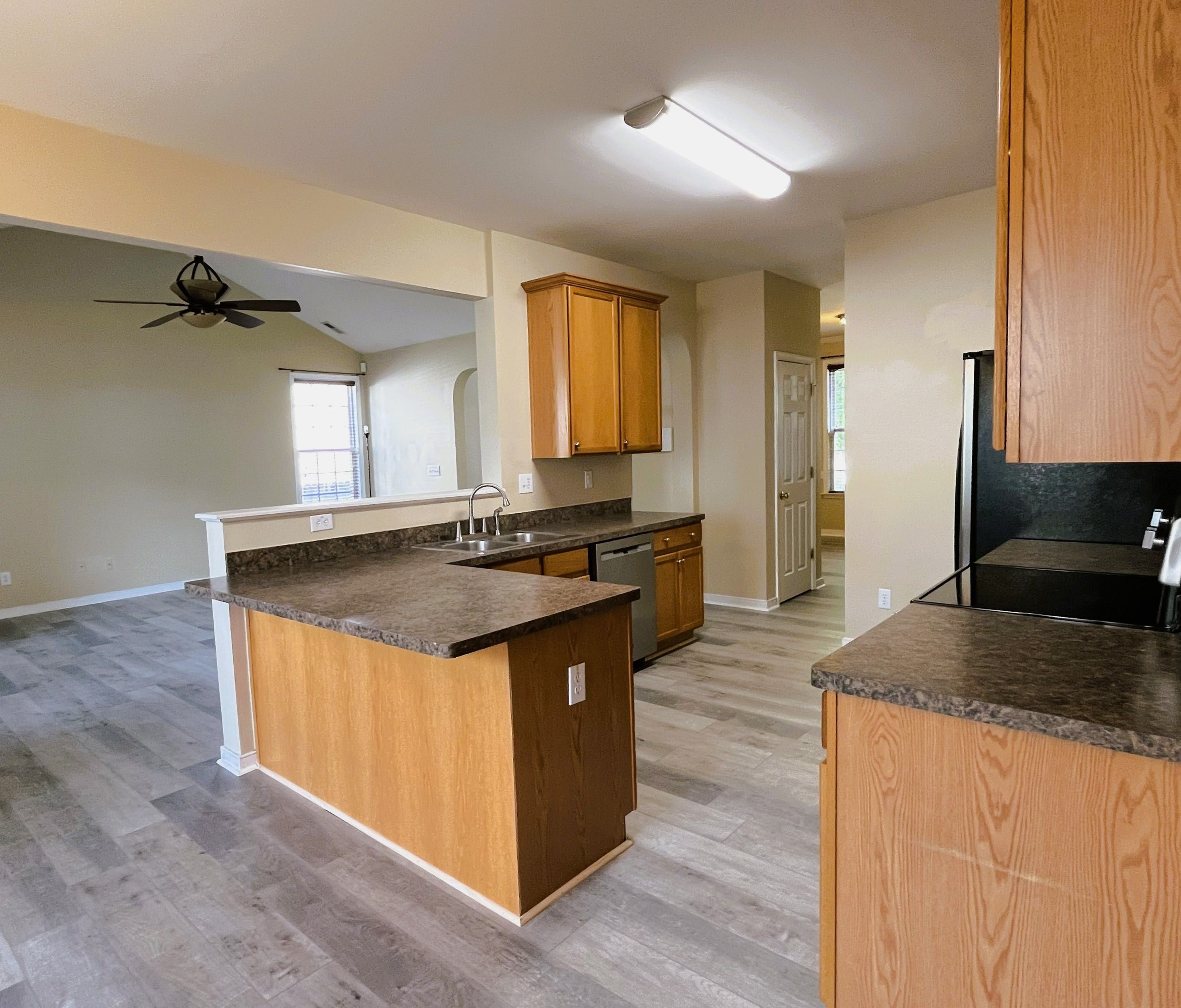 410 Queensbury Lane – photo 5