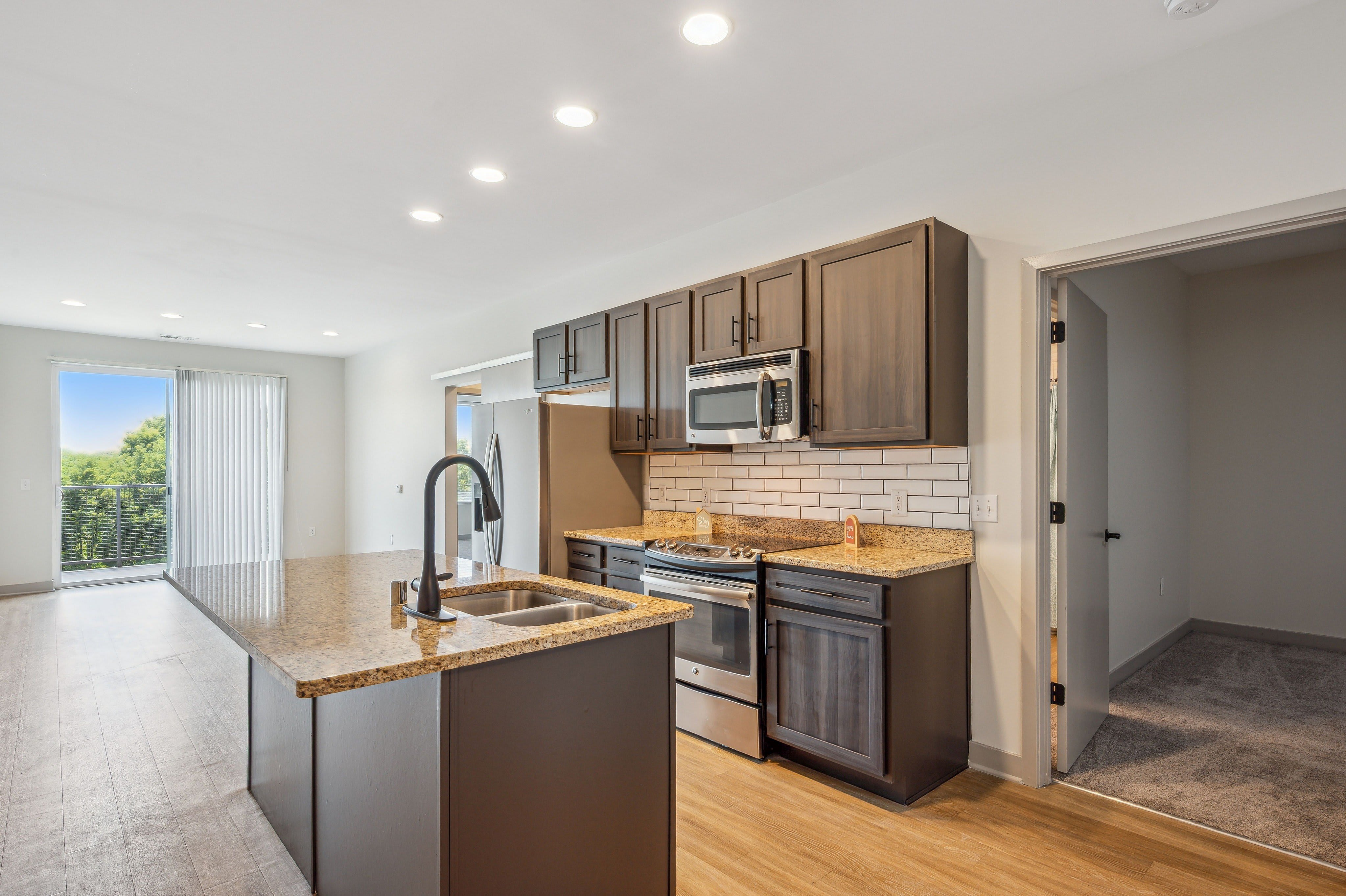 Waterside at RiverPark Place – photo 4