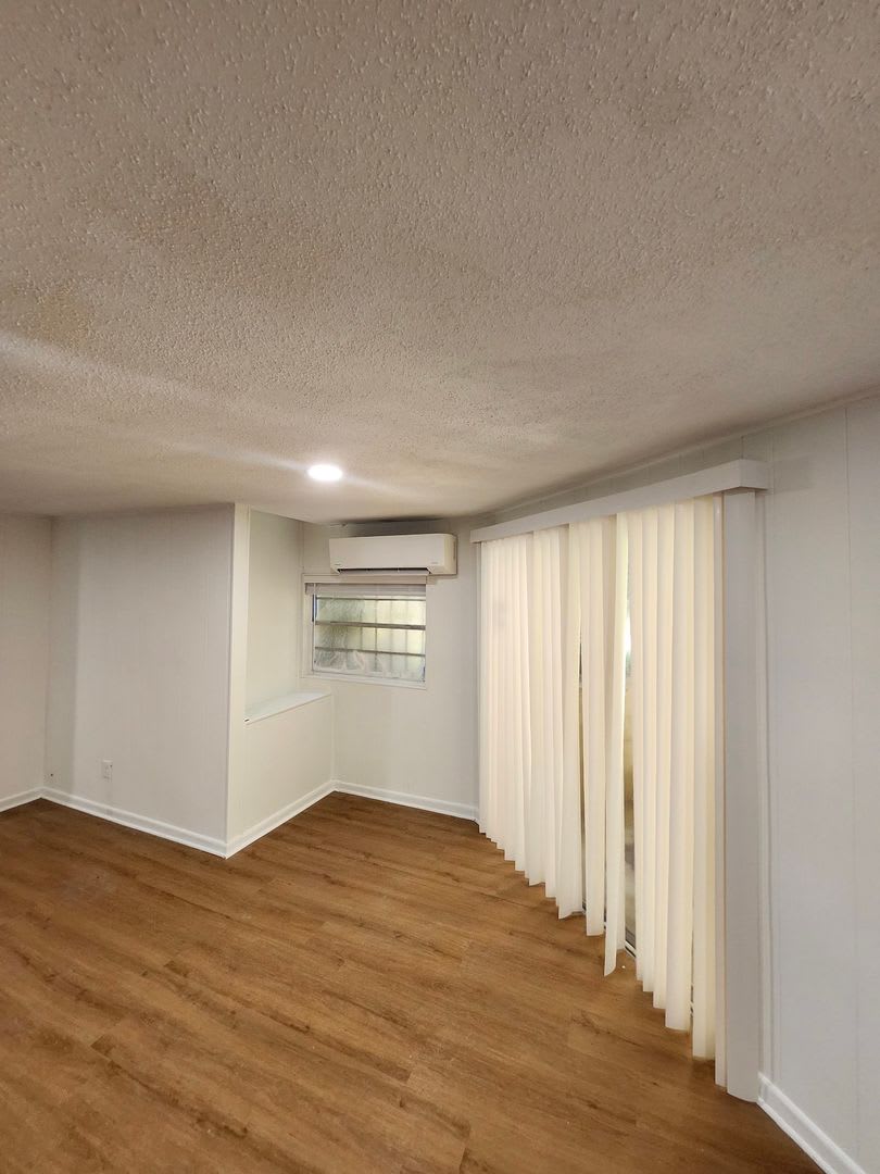 The House Boat Garage Apartment – photo 4
