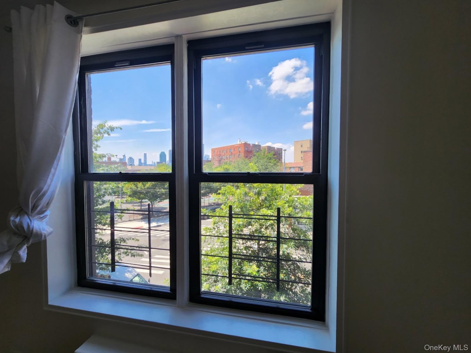 48 21 40Th St – photo 3