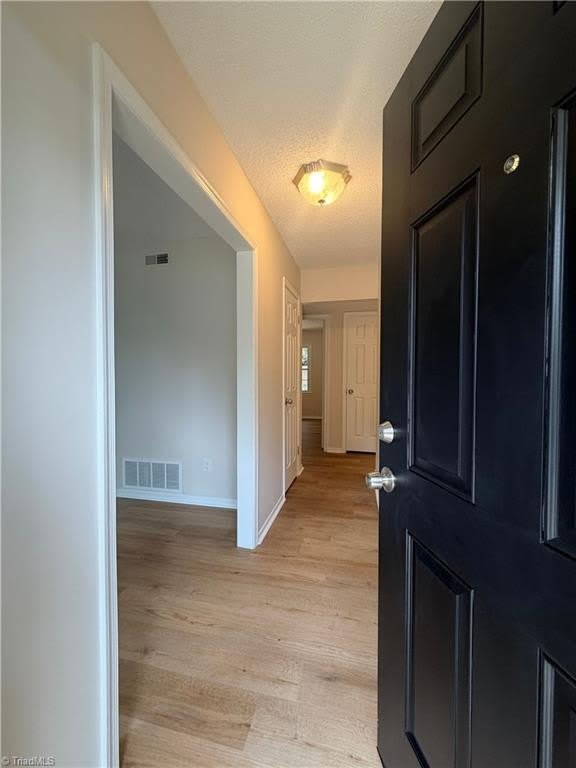 705 Lakecrest Avenue – photo 4