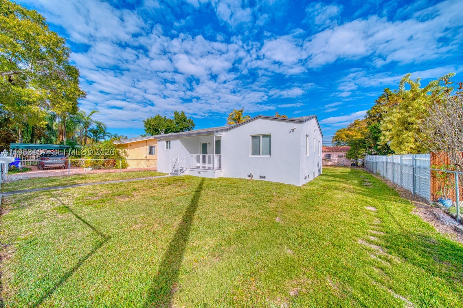 4345 SW 5th Ter – photo 2