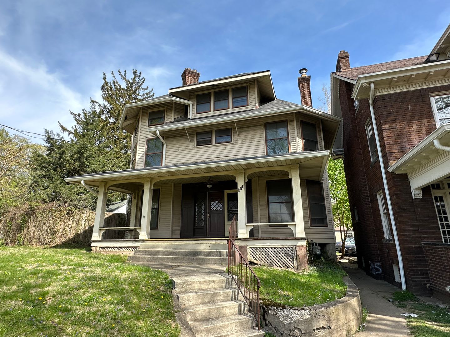 Massive House On Central Osu Campus – photo 1